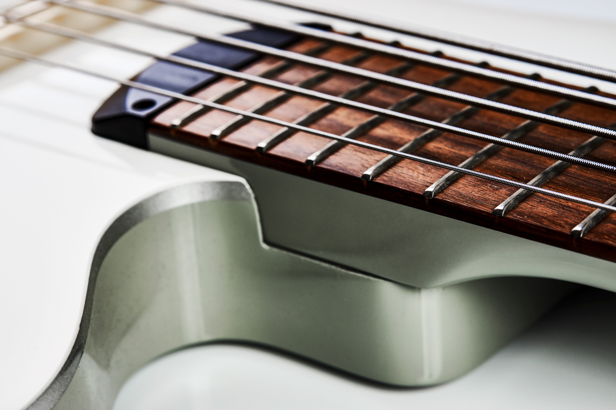 headless bass guitar 6 string